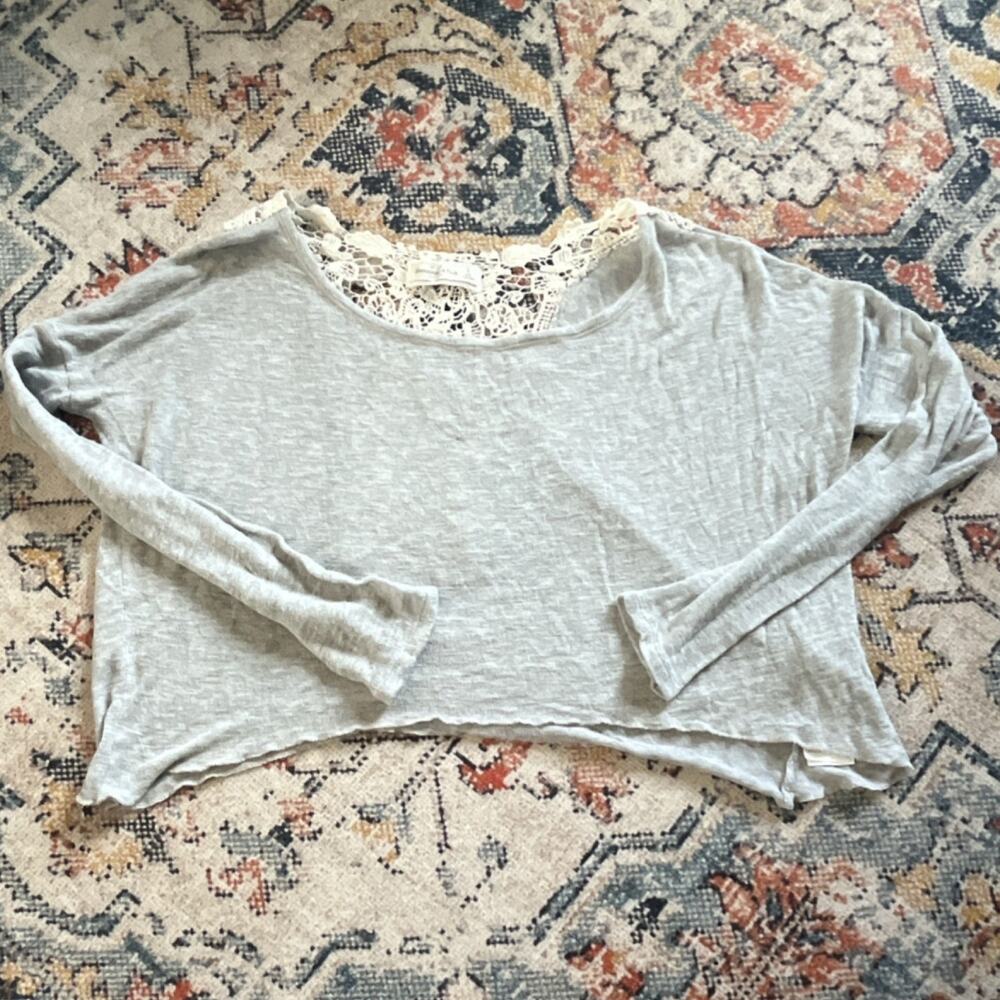 Abercrombie & Fitch Gray/Ivory Lace Accent Cropped Knit Blouse Women’s S